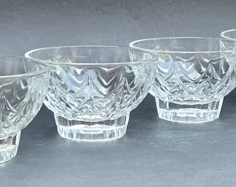 A Set of 4 Vintage Cut Glass Dessert Bowls.