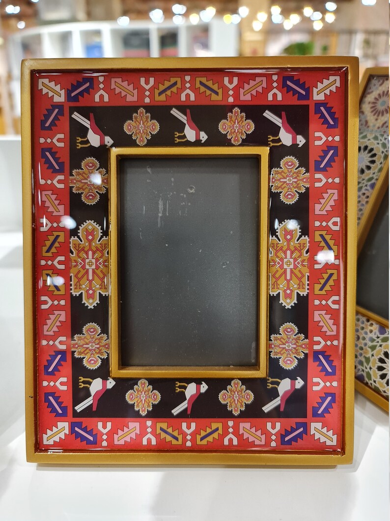 Bilderrahmen Orientalisch:  Unlocking Creativity with a Touch of the East