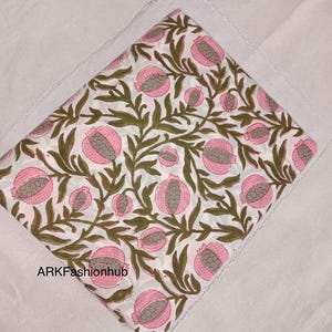 Bellissimo tessuto di cotone stampato a blocchi con motivo melograno, tagliato su misura, tessuto indiano stampato a mano per cucito, trapuntatura, tende, tappezzeria.