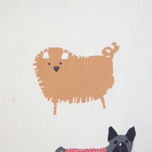 K&ouml;nnte beinhalten: Eine Illustration eines braunen Hundes mit flauschigem Fell auf wei&szlig;em Hintergrund. Der Hund hat eine einfache schwarze Nase und Augen.