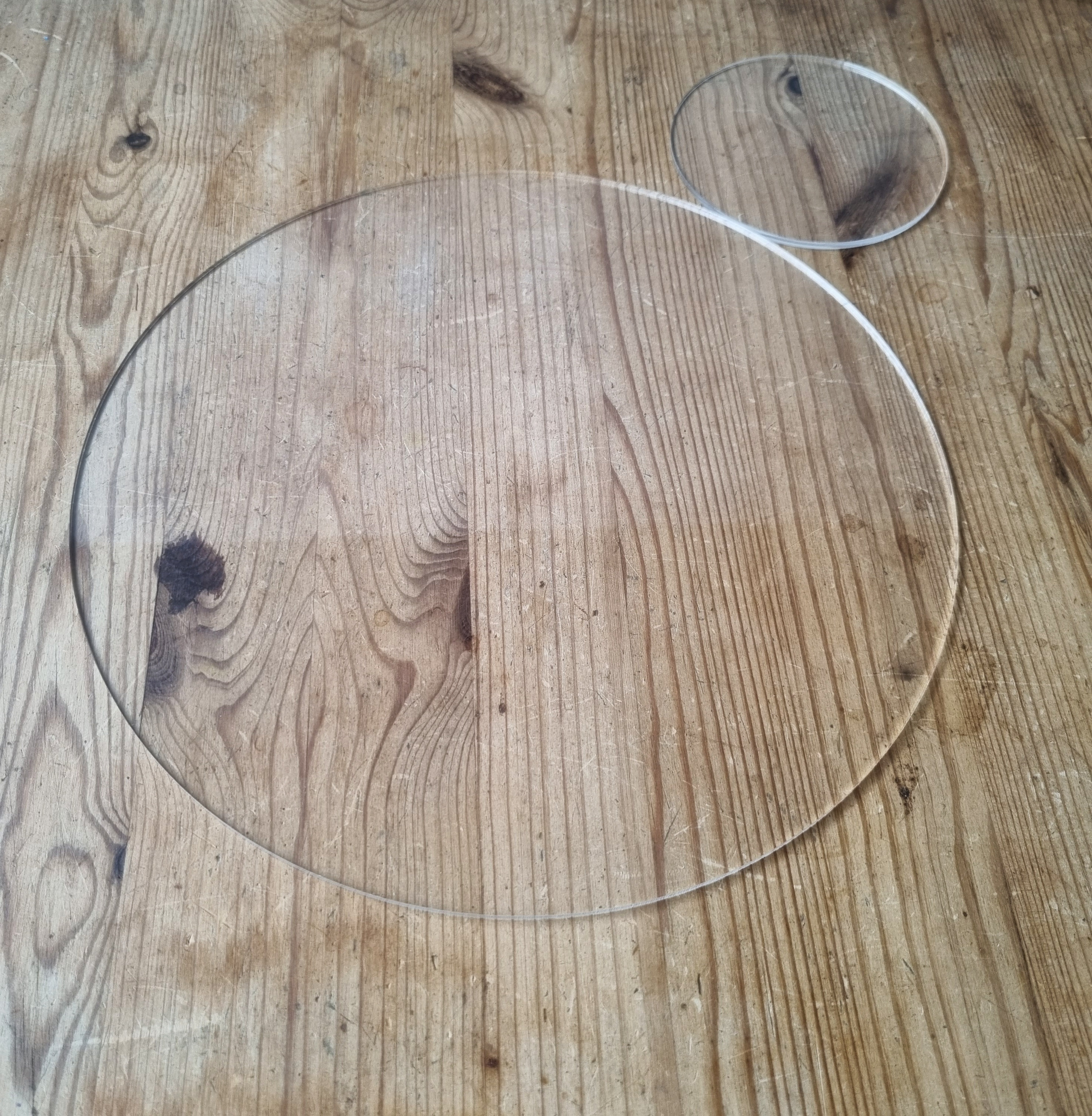 Placemats & Coasters, Round Shaped clear Acrylic personalised Engraving  Option 