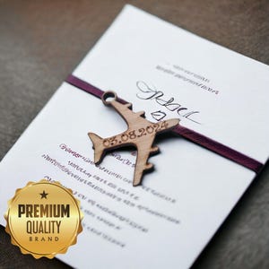 Dijes de avión de madera personalizados para invitaciones de boda (paquete de 10) (color de madera y tamaños personalizados)