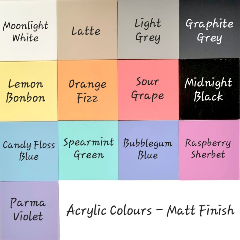Puede incluir: Una carta de colores que muestra 12 colores de pintura acr&iacute;lica diferentes con sus nombres. Los colores son: Blanco Lunar, Latte, Gris Claro, Gris Grafito, Bonb&oacute;n de Lim&oacute;n, Fizz Naranja, Uva Agria, Negro Medianoche, Azul de Algod&oacute;n de Az&uacute;car, Verde Menta, Azul Chiclete y Sorbete de Frambuesa. La carta tambi&eacute;n incluye el texto "Colores Acr&iacute;licos - Acabado Mate".