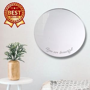 Stor väggdekoration i akrylspegel med cirkel/rund form - många storlekar, enkel eller personlig gravyr