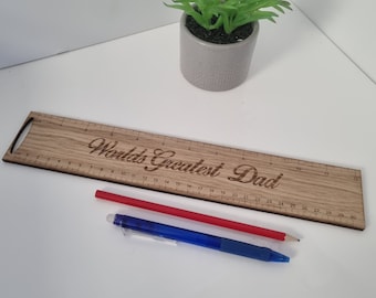 Gepersonaliseerde liniaalcadeau: hout, gegraveerd, op maat gemaakt