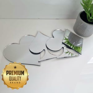 Arte de pared con espejo acrílico con símbolos de naipes: muchas opciones de tamaño, color y grabado (tamaños, formas y colores personalizados)