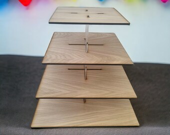 Mehrstöckiger quadratischer Tortenständer aus Holz für Hochzeiten und Feiern – Gravur verfügbar