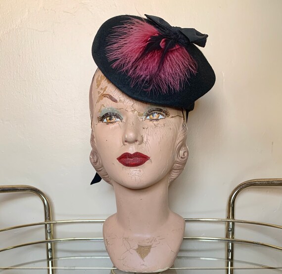 1940s Fuchsia Feathered Tilt Hat
