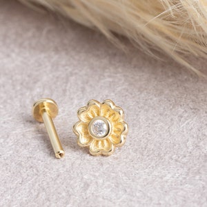 Flower Piercing, 14K Solid Gold Solitaire CZ Flower Piercing, Daisy Piercing, Tiny Flower Jewelry, Screw Back Piercing