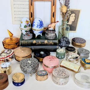 Vintage Trinket Boxes. Ceramic/Metal/Wood Small Ornate Mid Century Jewellery Box. Ring Box in Silver/Gold/Blue/Red/Green. Dressing table box