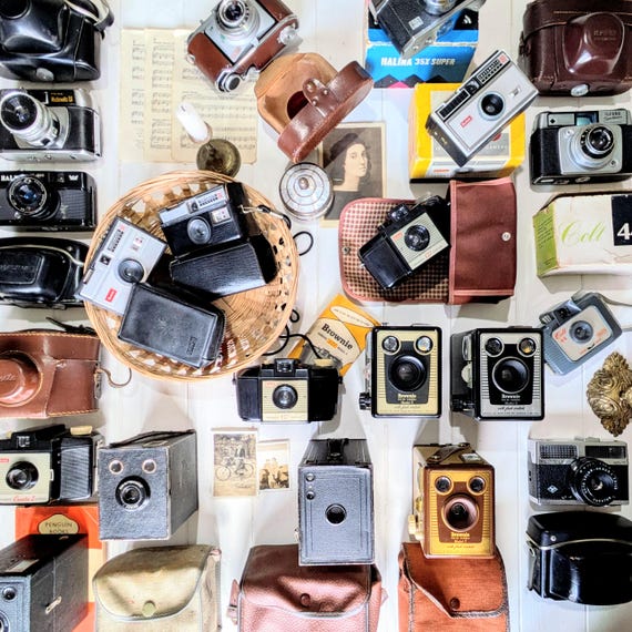 Vintage 1930s-1970s Retro Cameras Box/instant/slr