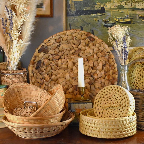 Vintage Wicker Baskets. Woven Retro Storage Baskets. Small, Medium & Large Baskets with Lids. Round, Square, Oval and Nesting Basket Sets.