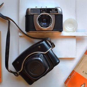 Vintage Camera. 1920s-1960s Retro Cameras & Cases. Box Cameras. Art Deco / MC Agfa, Halina, Cosina, Ensign, Dacora, Purma Photography Gift. 1. Halina +case