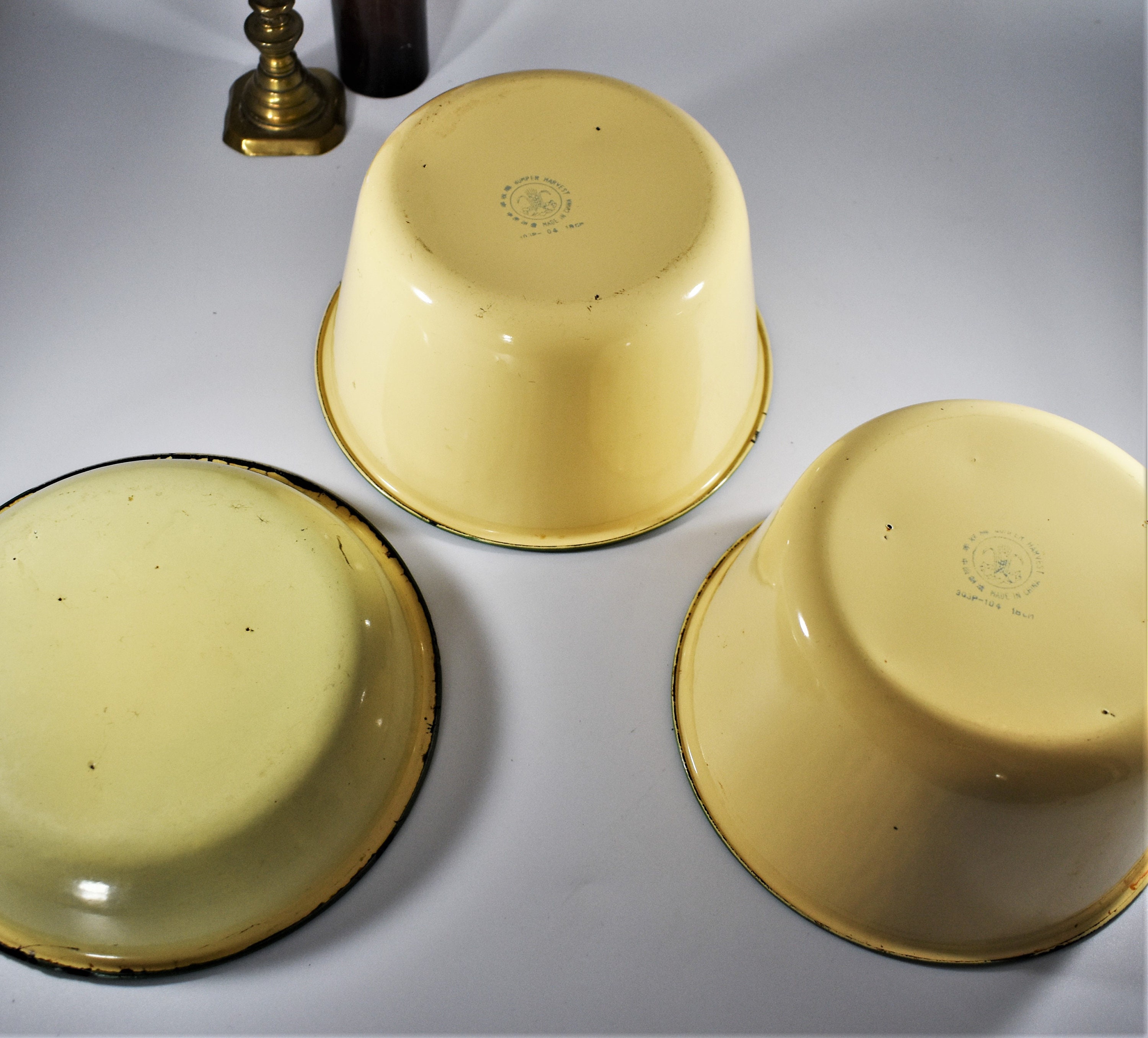 Green and Cream Vintage Enamel Bowls. Retro Round Enamel Etsy