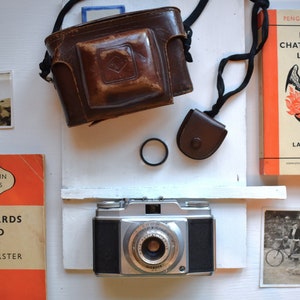 Vintage Camera. 1920s-1960s Retro Cameras & Cases. Box Cameras. Art Deco / MC Agfa, Halina, Cosina, Ensign, Dacora, Purma Photography Gift. 5. Agfa Silette+case