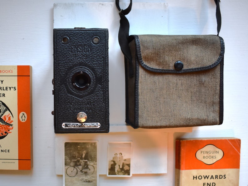 Vintage Camera. 1920s-1960s Retro Cameras & Cases. Box Cameras. Art Deco / MC Agfa, Halina, Cosina, Ensign, Dacora, Purma Photography Gift. 2. Ensign E29 +case