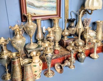 Vaso vintage in ottone: decorazione mediorientale, vaso per fiori secchi. Disponibile con finiture incise e dipinte.