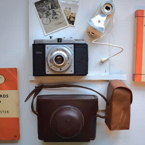 Vintage Camera. 1920s-1960s Retro Cameras & Cases. Box Cameras. Art Deco / MC Agfa, Halina, Cosina, Ensign, Dacora, Purma Photography Gift. 3. Dacora +case