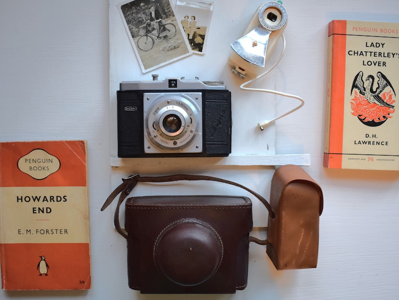 Vintage Camera. 1920s-1960s Retro Cameras & Cases. Box Cameras. Art Deco / MC Agfa, Halina, Cosina, Ensign, Dacora, Purma Photography Gift. 3. Dacora +case