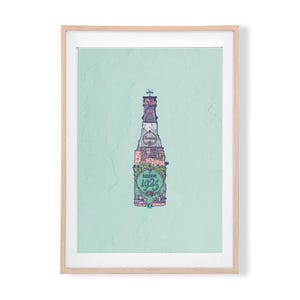 Puede incluir: Una impresión enmarcada de una botella de vino con un diseño de ciudad. La botella está etiquetada "Reserva 1925".