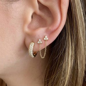 Pendientes de doble perforación, pendientes colgantes de cadena de oro de 14 quilates, pendientes apilables para doble perforación, pendientes de cadena de tres piedras con diamantes cultivados en laboratorio