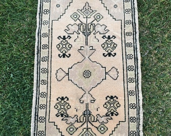 vintage small runner Entry Rug 7.7 x 2.7 Feet