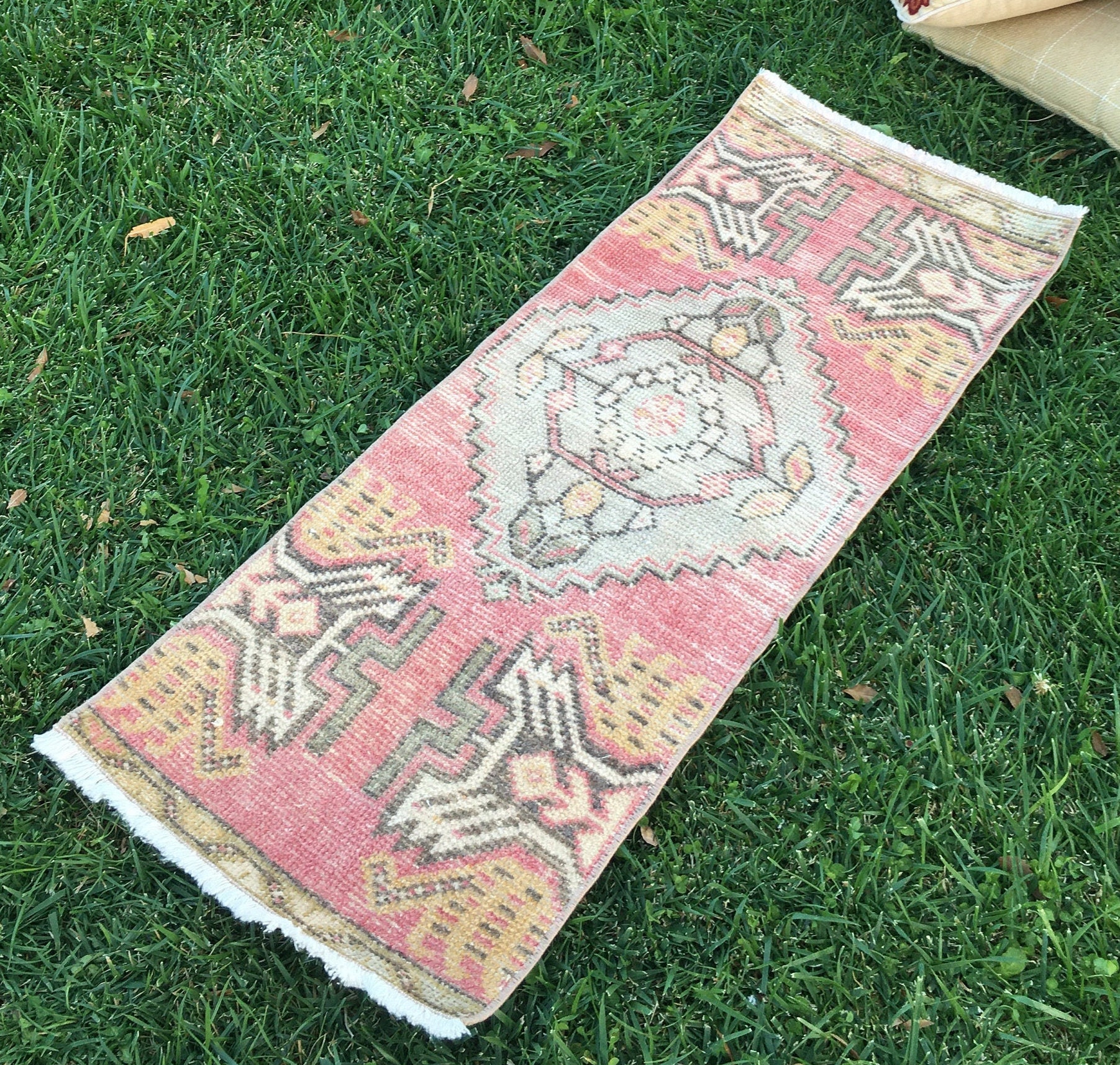 Oushak rug Handmade rug Small rug Doormat 1.4x3.2 ft Vintage rug Boho rug Wool rug Turkish rug Anatolian rug Entryway rug Red rug