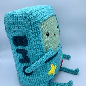 Peluche au crochet inspirée de BMO