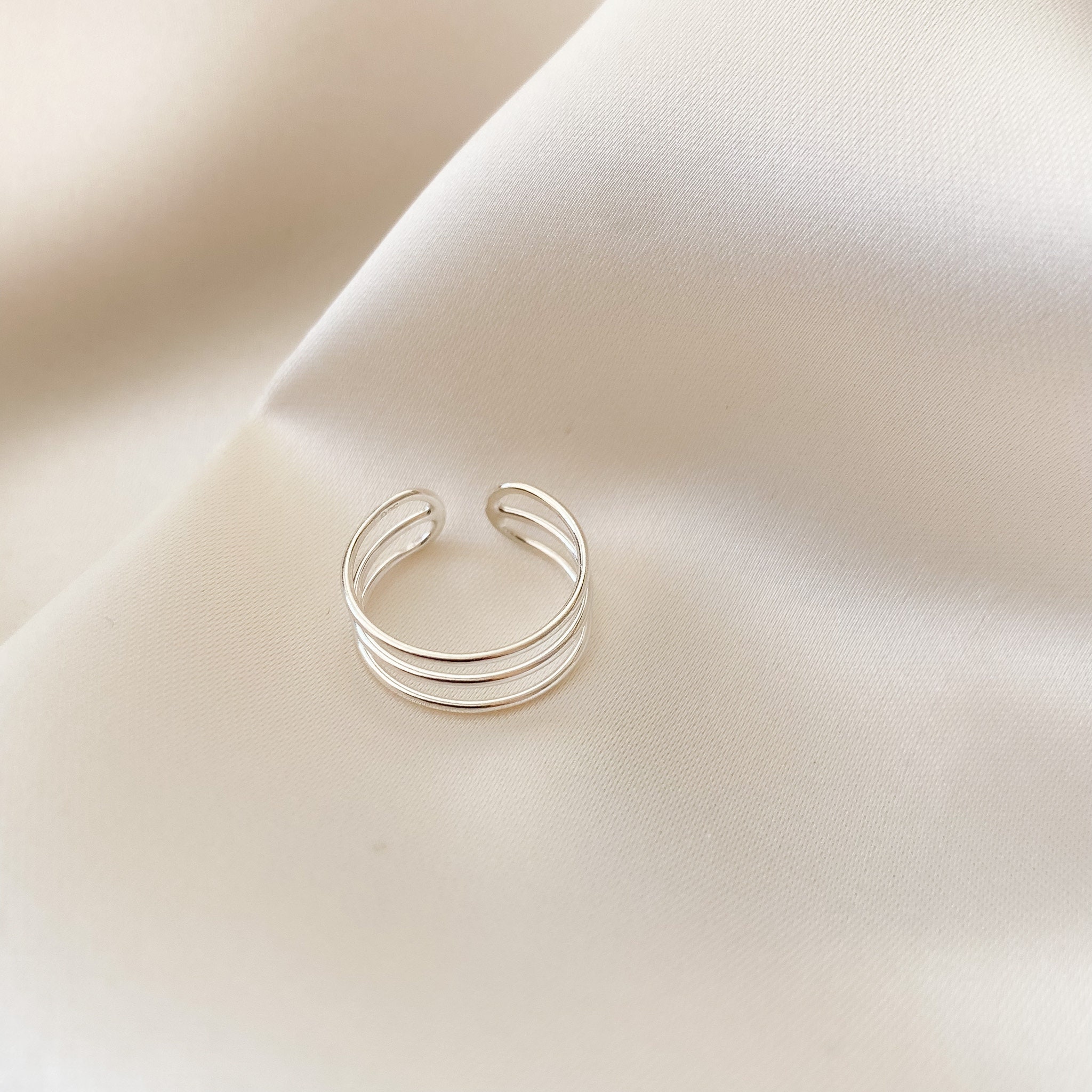 ★TATIANA★ [4 SET] Twinkle Layered Ring (Silver) CR0393 Amazon.com: Shapes Studio Trio Linked Ring, Link Ring