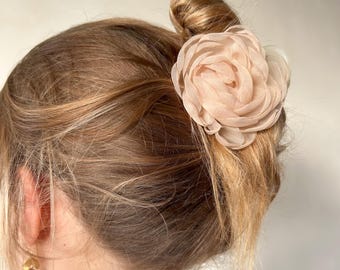 Pink Fabric Flower Hair Claw Clip | Floral Claw Clip Aesthetic | Romantic Hair Accessory | Bridal Hair Clip