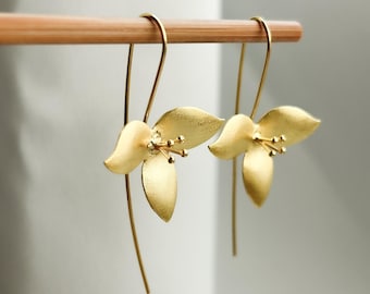 14k Gold Earrings , Gold Dangle Earrings , Gold Flower Earrings , Brushed Gold Earrings Gold Jewellery, Gifts For Her , Minimalist Earrings