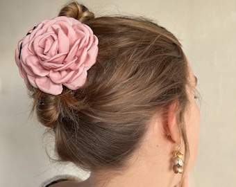 Pink Fabric Flower Hair Claw Clip | Floral Claw Clip Aesthetic | Romantic Hair Accessory | Bridal Hair Clip