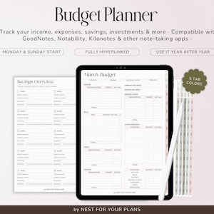 Könnte beinhalten: Handgefertigtes Holzschild mit dem Text "Welcome" in verspielter Schrift. Es hat einen weißen, abgenutzten Hintergrund und einen dunkelbraunen Rahmen, ideal für eine Eingangstür.