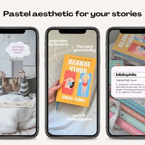 Puede incluir: Tres pantallas de tel&eacute;fono con fondos pastel y superposiciones de texto. La primera pantalla muestra a una persona leyendo un libro con el texto "strong female lead" y "shh... i'm reading". La segunda pantalla muestra un libro con el t&iacute;tulo "ПЛЯЖНЕ ЧТИВО" y el texto "enemies to lovers" y "forced proximity". La tercera pantalla muestra una pila de libros con el texto "bibliophile" y la definici&oacute;n de la palabra.