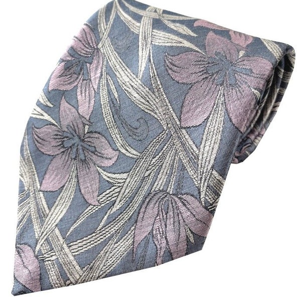 Men's 100% Silk Grey & Lilac Floral Print Extra Wide 5 Inch Kipper Neck Tie