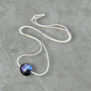 Black Tahitian Pearl Necklace, Free Floating Black Pearl, Silver 925 Necklace, Captive Pearl Necklace, Black Pearl, Simple Elegant Necklace