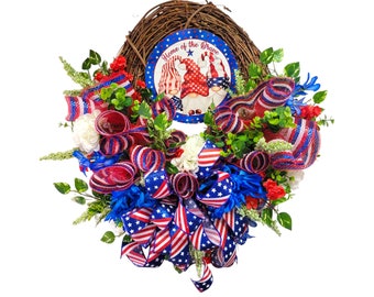 Summer patriotic wreath with gnome, Oval floral wreath for front door, Memorial day porch decor, Gnome gift for Mom, 4th of July gnome