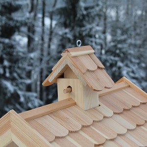 Vogelhaus mit Lärchenholzdach V87Ständer Holzschindeln Vogelhäuser Vogelfutterhaus Vogelhäuschen Bild 4