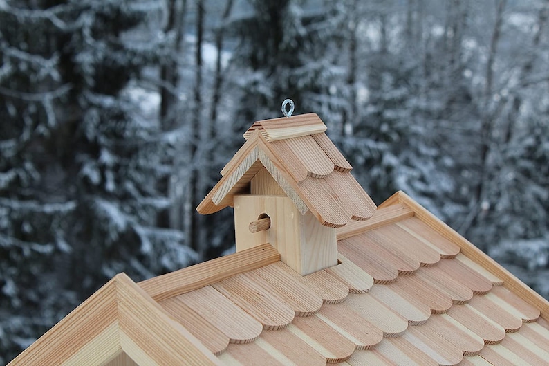 Vogelhaus mit Lärchenholzdach V87Ständer Holzschindeln Vogelhäuser Vogelfutterhaus Vogelhäuschen Bild 4