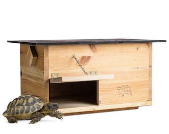 Turtle house glazed (SH2) made of 20 mm thick weatherproof solid wood with floor and door incl. adjustable ventilation turtle enclosure