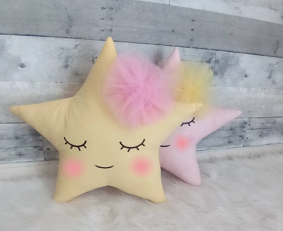 Coussin étoile Enfant 30 Cm - Gris & Jaune - En Velours Doux - Déco Chambre & Câlins - Lavable En Machine