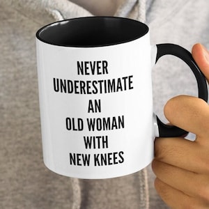 Knie OP Geschenk, lustiges Geschenk für Frau mit neuen Knien Becher, gute Besserung nach Knie OP Geschenk, Knie Ersatz Kaffeetasse