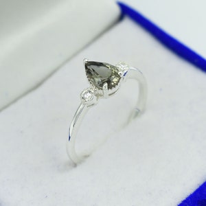 Turmalin Ring, Turmalin Ring in Birnenform, Verlobungsring, Halo Ring, Ehering, Damenring, Februar Geburtsstein, Jubiläumsring,