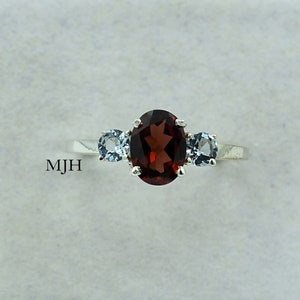 Aquamarine Garnet ring, Red garnet With Aquamarine,  women&#39;s garnet ring, Engagement Ring, Wedding ring, Oval cut ring, Beautiful ring