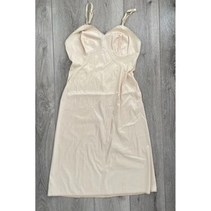 Vintage 50's 60's Beige Sexy Pin-Up Full Slip Chemise 31 Bust EVC image 1