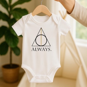 Immer, Zauberer Baby Body, Magisches Baby-Dusche-Geschenk, Zukünftiger Hexen-Zauberer, Geschlechtsneutral, Schwangerschaftsankündigung, Baby-Foto-Shooting