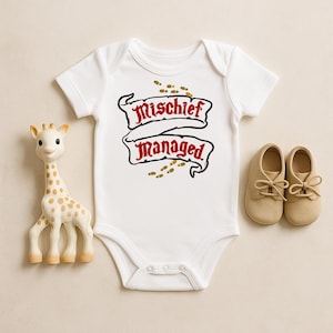 Mischiefled, Zauberer Baby Bodysuit, Magisches Baby-Duschegeschenk, Neugeborene Baby-Jungen-Mädchen, neue Mutter, ich schwöre feierlich, lustig, geschlechtsneutral