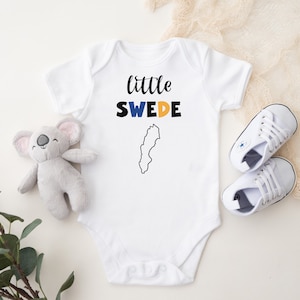 Little Swede - Mapa personalizado da Suécia para bebê Onesie