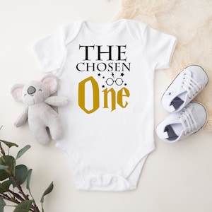 Der Auserwählte, Zauberer Baby Body, magisches Baby-Dusche-Geschenk, Baby Kleinkinder erster Geburtstag Outfit, zukünftiger Hexen-Zauberer, geschlechtsneutral