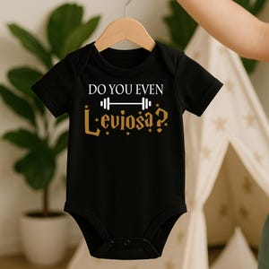 持ち上げられるの？、魔法使いのボディスーツ、魔法のベビーシャワーギフト、未来の魔法使い、ジェンダーニュートラル、妊娠発表、赤ちゃんの写真撮影